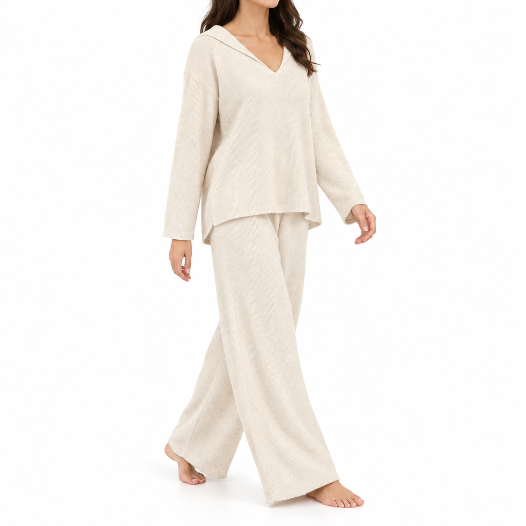 The Camille V-Neck Relaxed Knit Set - 米白 - model three quarter