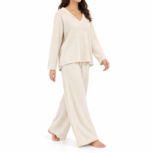 The Camille V-Neck Relaxed Knit Set - 米白 - model three quarter